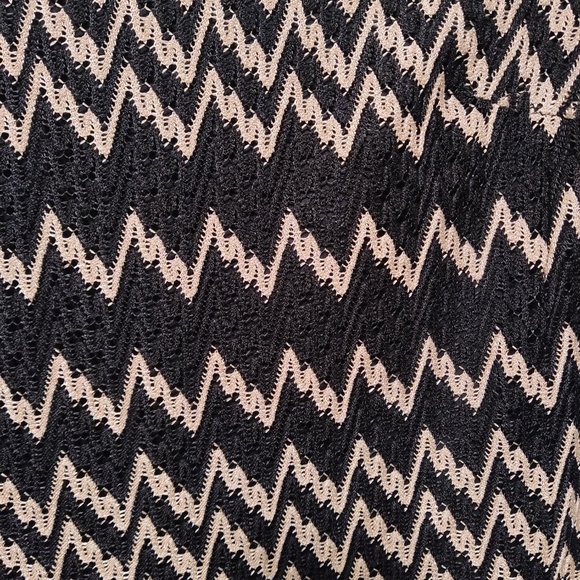 Laura Petites size 4 black and off white / cream color / 3/4 sleeve mini dress - Picture 3 of 5